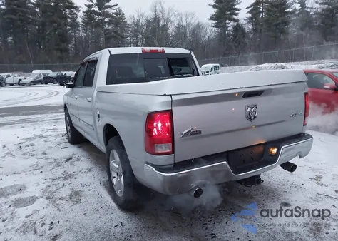 2010 Dodge Ram 1500 Slt/Sport/Trx z USA, uszkodzony, nr VIN 1D7RV1CT0AS140548